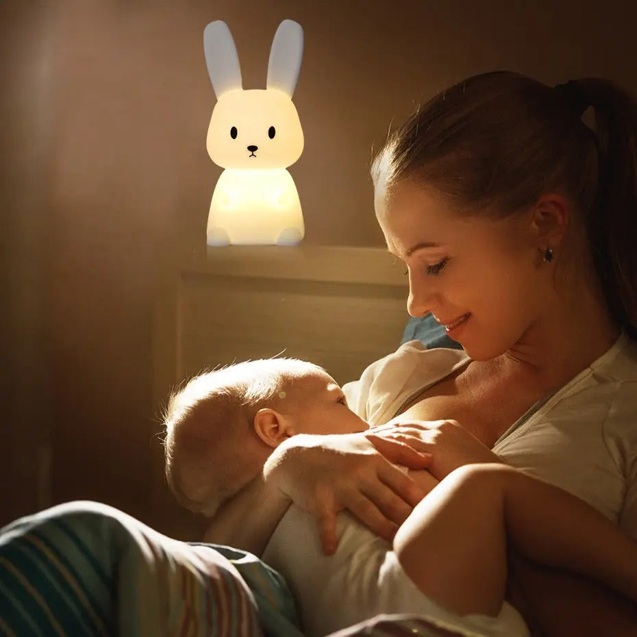 Veilleuse bébé I Bunny™ le lapin – Three Hugs - Puériculture, Mode et  Accessoires de bébé
