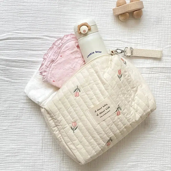 Trousse de toilette bébé I Mum Bag™ Pochette – Three Hugs - Puériculture,  Mode et Accessoires de bébé